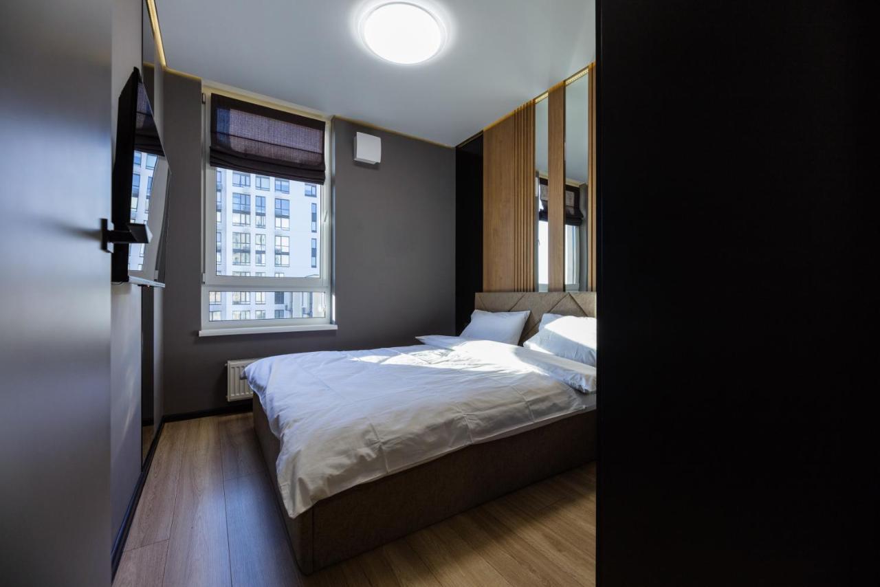 Fayna Town - Loft Black - Nyvky Kiev Ngoại thất bức ảnh