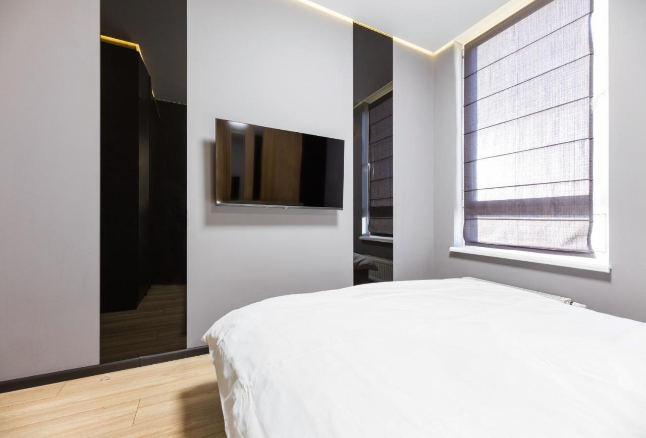 Fayna Town - Loft Black - Nyvky Kiev Ngoại thất bức ảnh